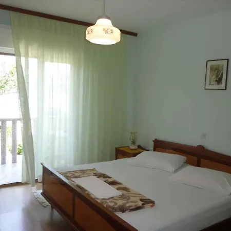 In 17861 Apartman *