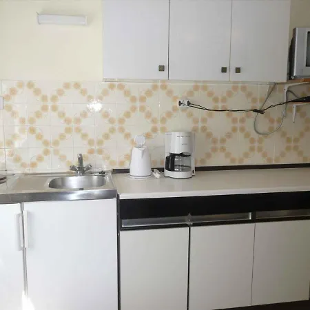 In 17861 Apartman *